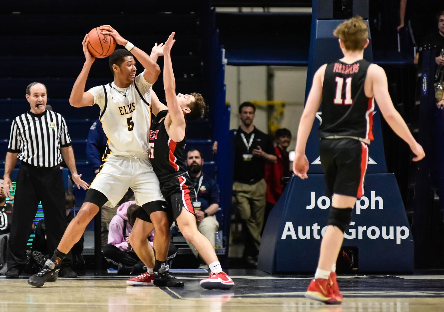 Centerville beats Lakota West in D1 boys district basketball final