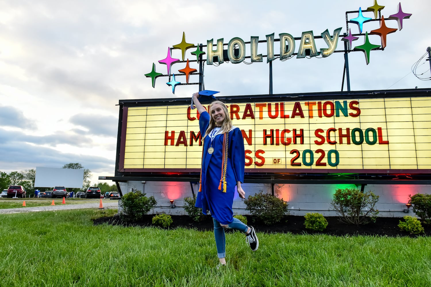 Hamilton High School seniors celebrate graduation at Holiday Auto Theatre drive-in