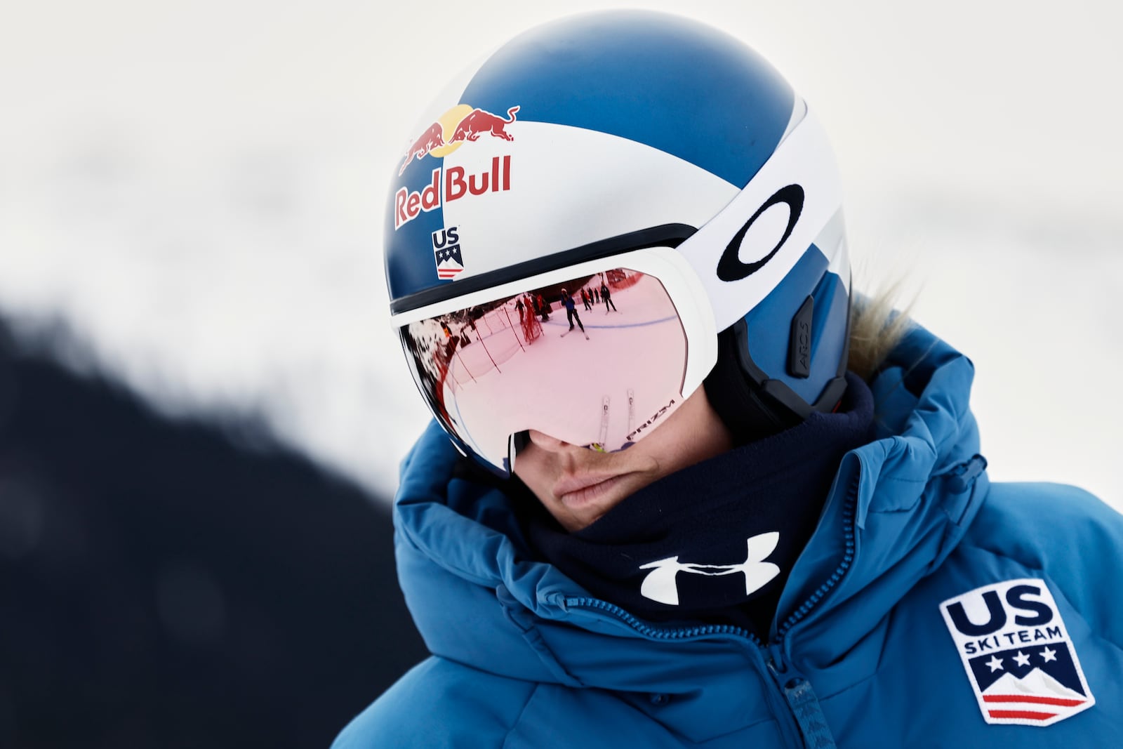 United States' Lindsey Vonn concentrates ahead of a downhill run of a women's team combined event, at the Alpine Ski World Championships, in Saalbach-Hinterglemm, Austria, Tuesday, Feb. 11, 2025. (AP Photo/Gabriele Facciotti)