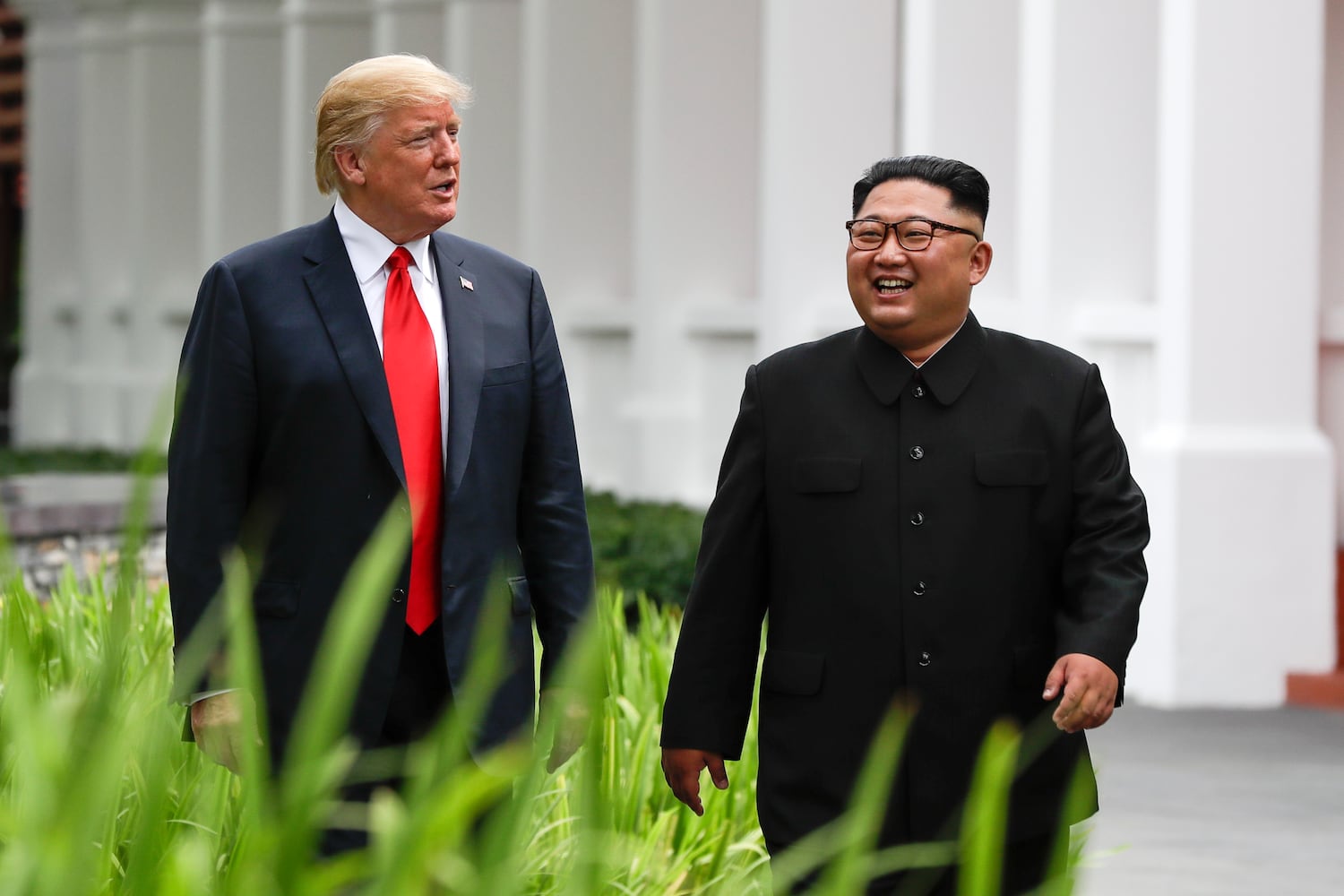 Trump, Kim Jong Un meet for historic US-North Korea summit