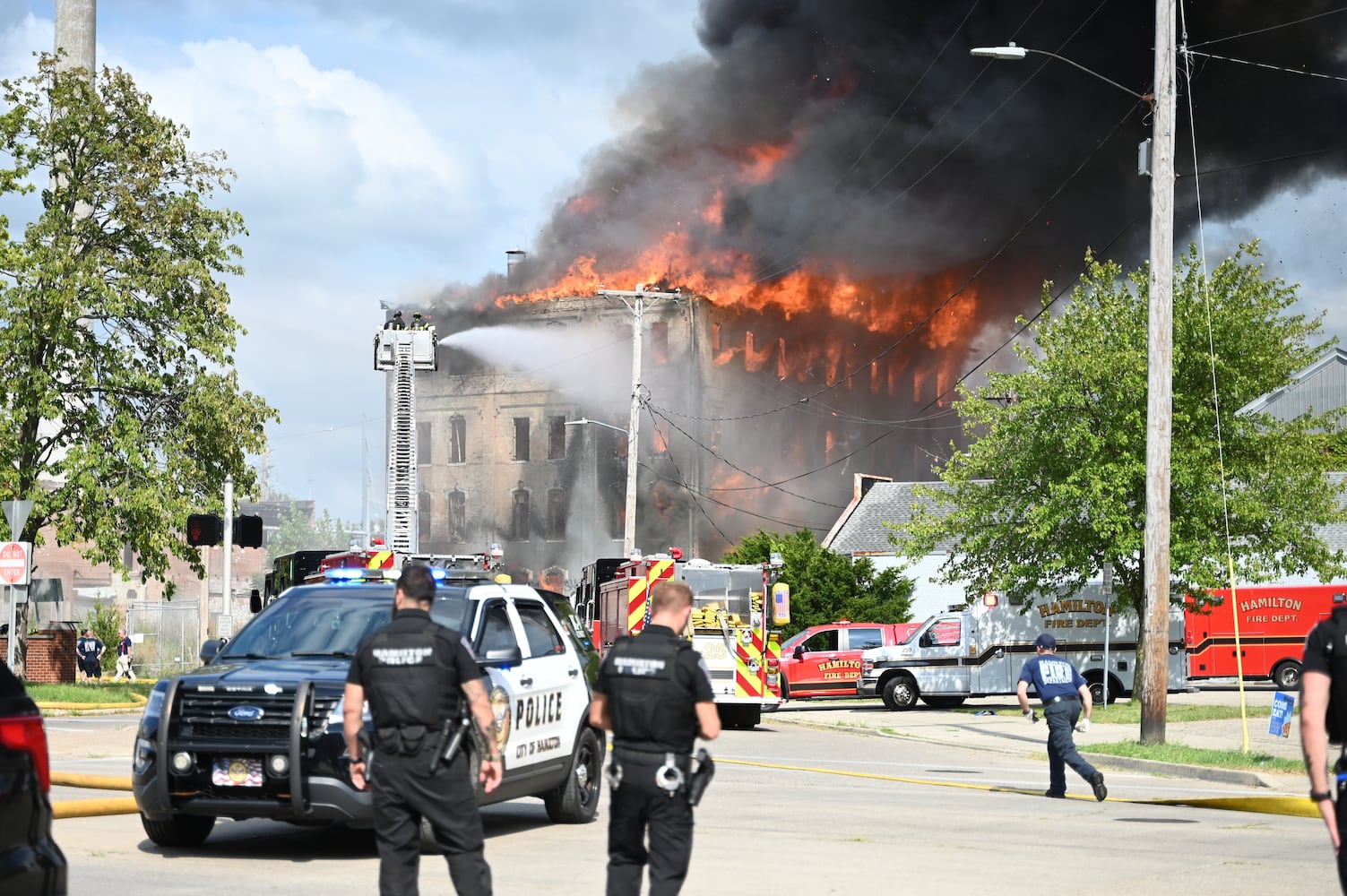 Fire destroys former Beckett Paper office building in Hamilton