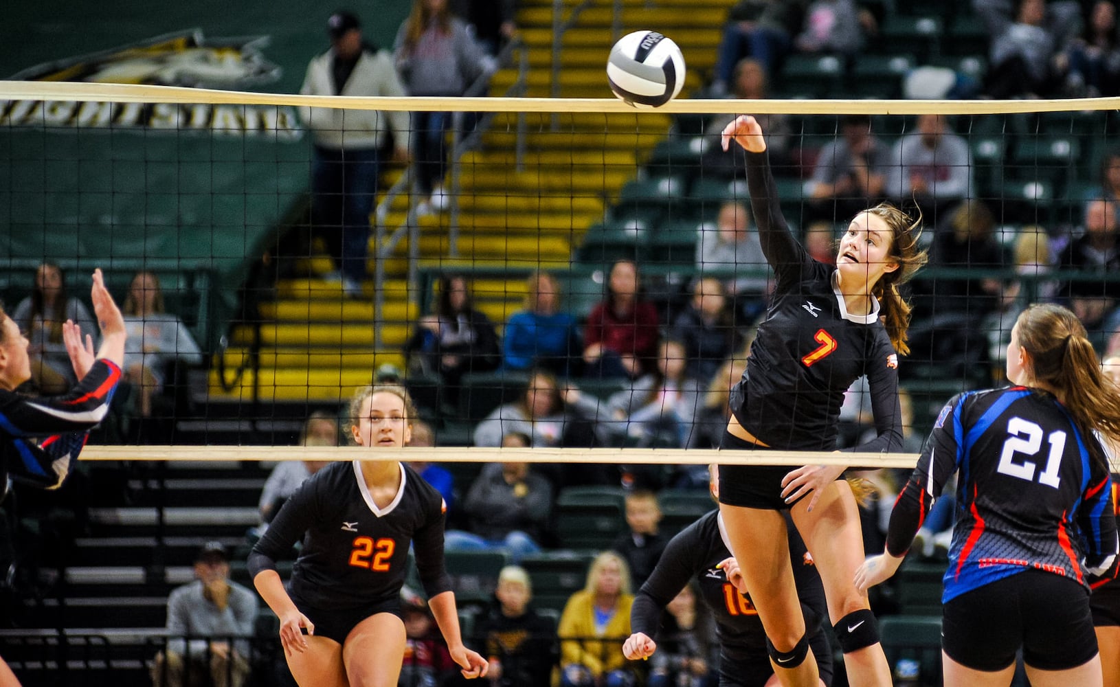 Fenwick wins Division II State volleyball championship against Highland