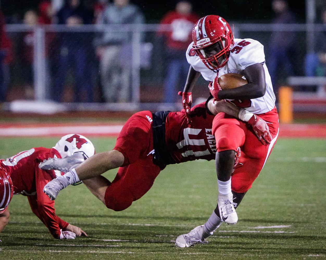 Fairfield vs Milford playoff football