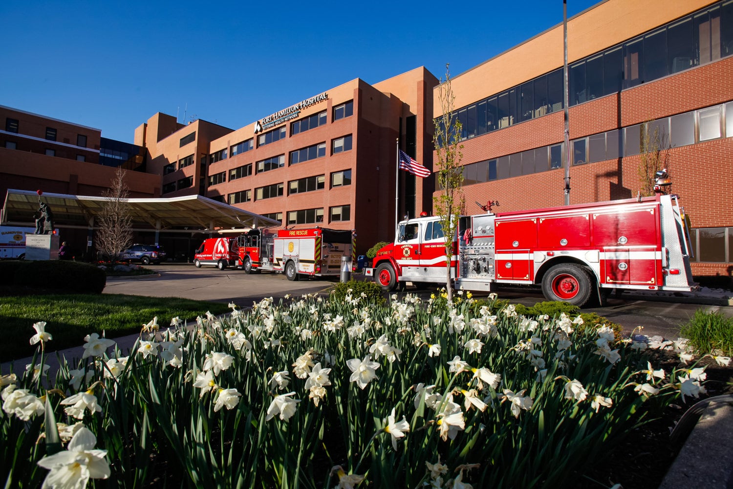 First responders show support for health care workers at local hospitals