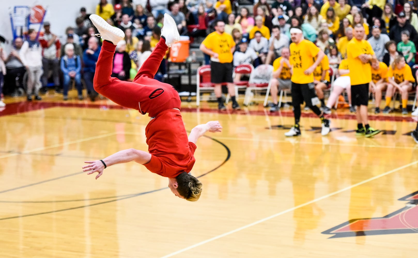 Two Butler County schools hold basketball game to benefit Madison teen battling cancer