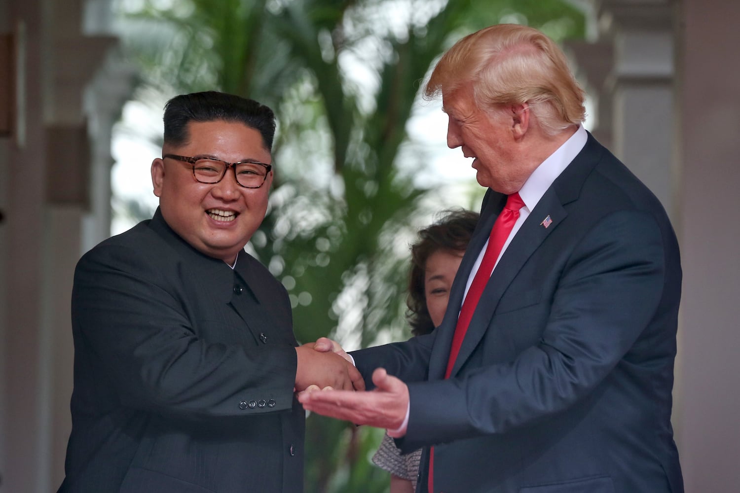 Trump, Kim Jong Un meet for historic US-North Korea summit