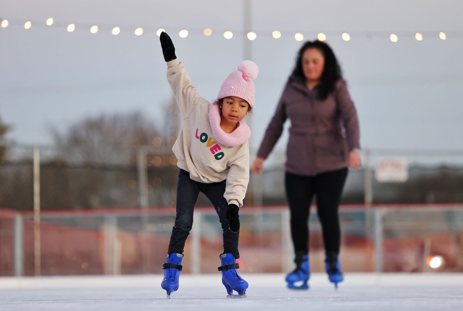 121323 Middletown ice skating