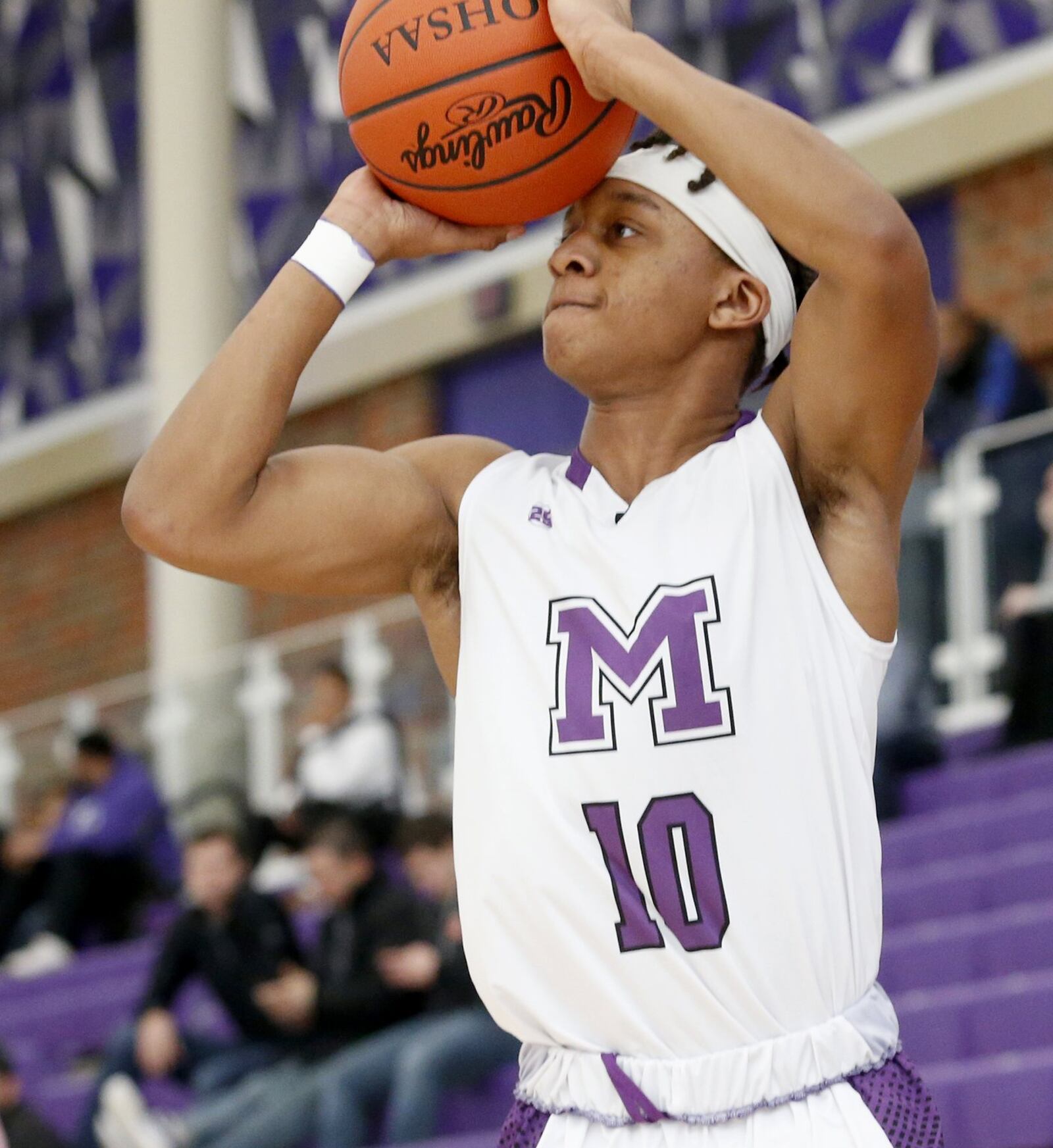 Middletown guard Rob Thompson takes a shot against Crestwood Prep (Canada) on Sunday during the inaugural Midwest King Classic at Wade E. Miller Arena in Middletown. Crestwood won 64-50. CONTRIBUTED PHOTO BY E.L. HUBBARD