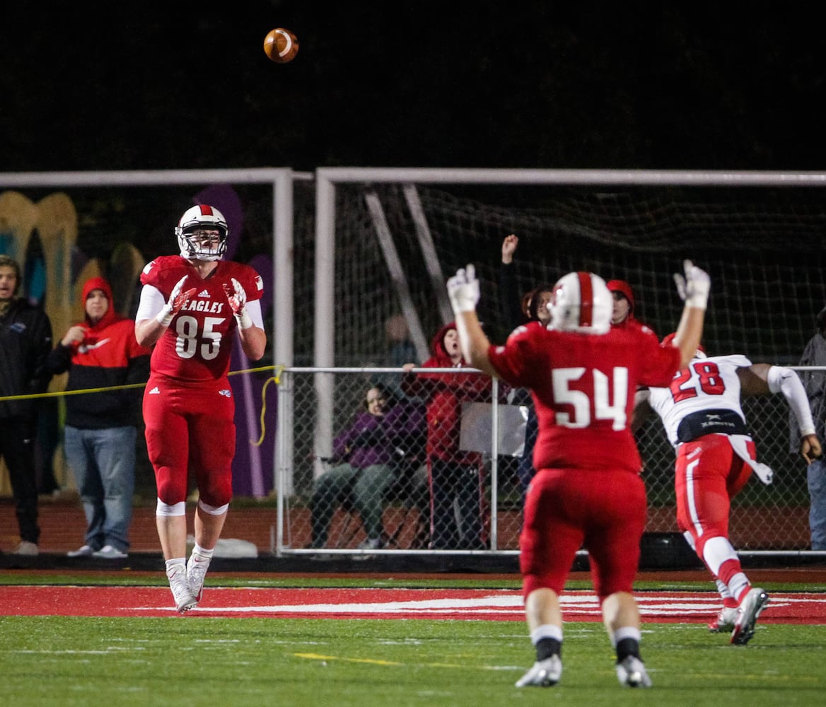 Fairfield vs Milford playoff football