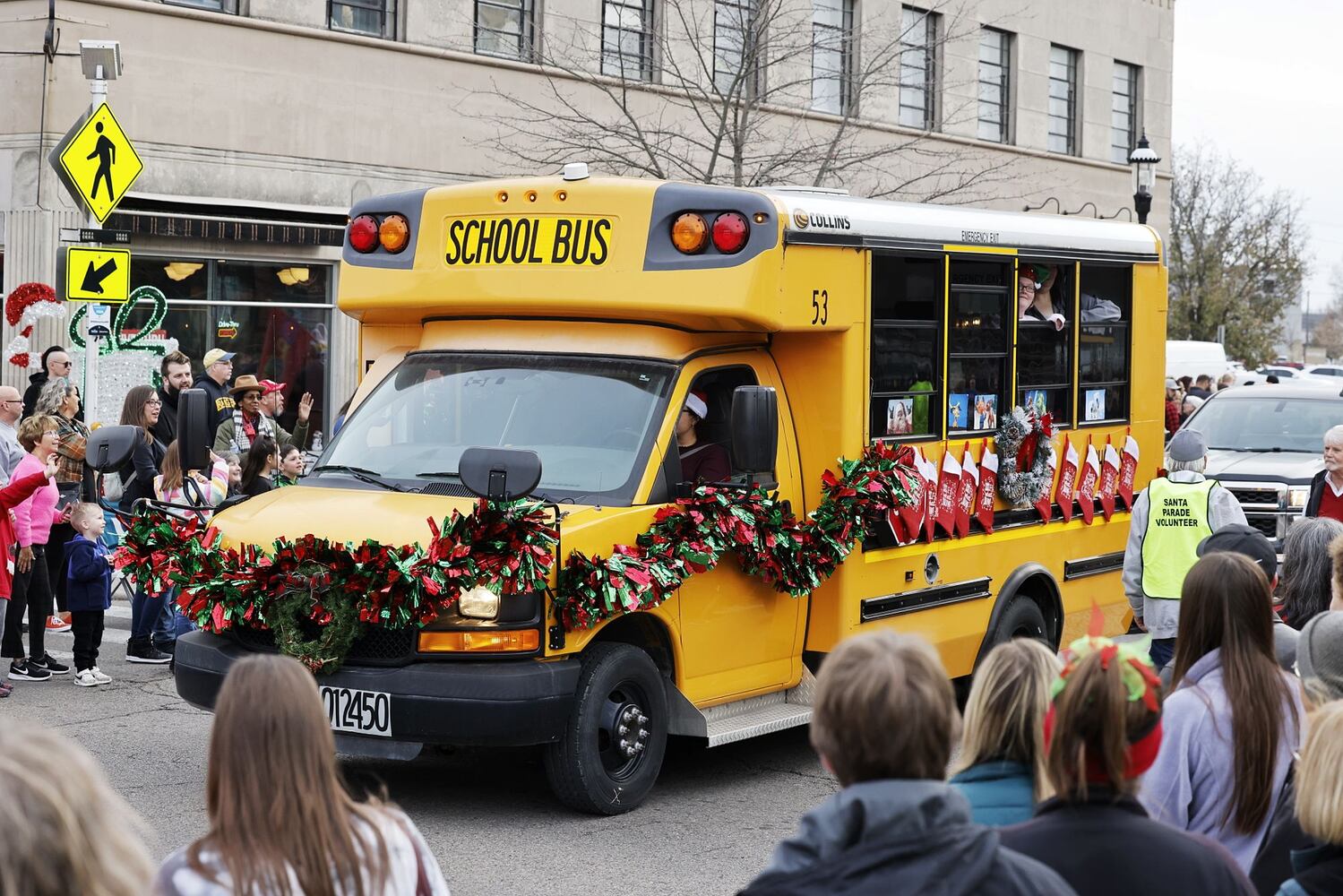 112622 Santa parade Middletown