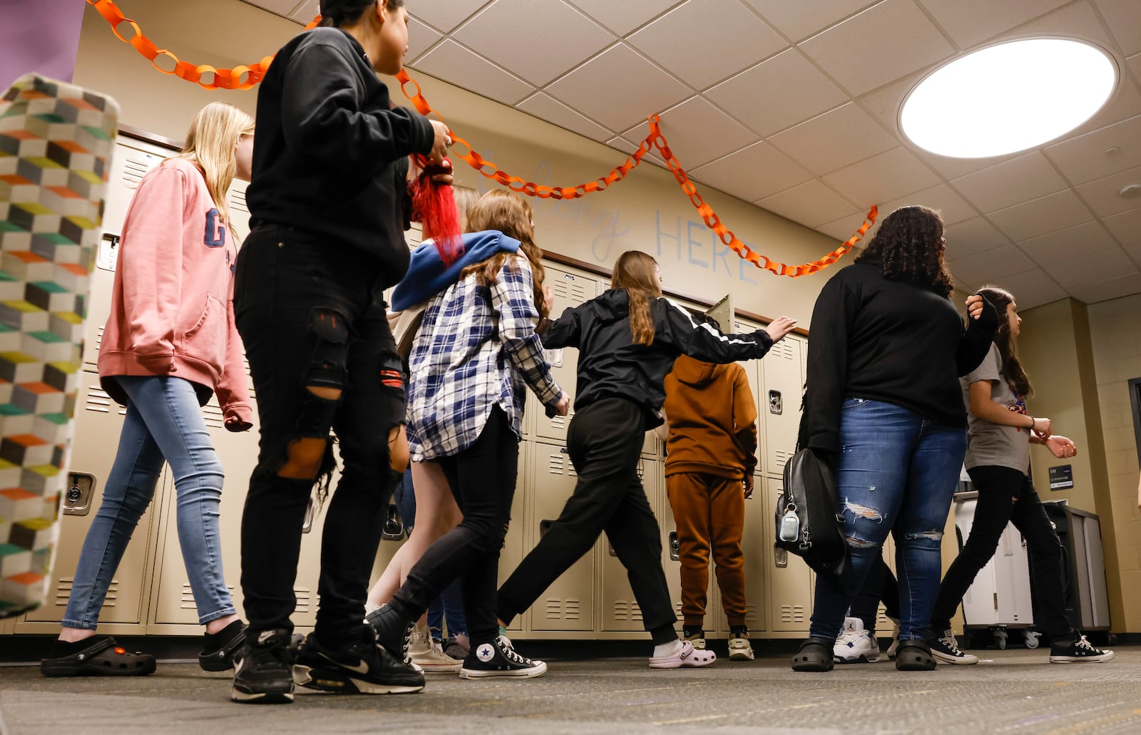 Students walk through the hall during class change at Middletown Middle School April 19, 2023. NICK GRAHAM/STAFF