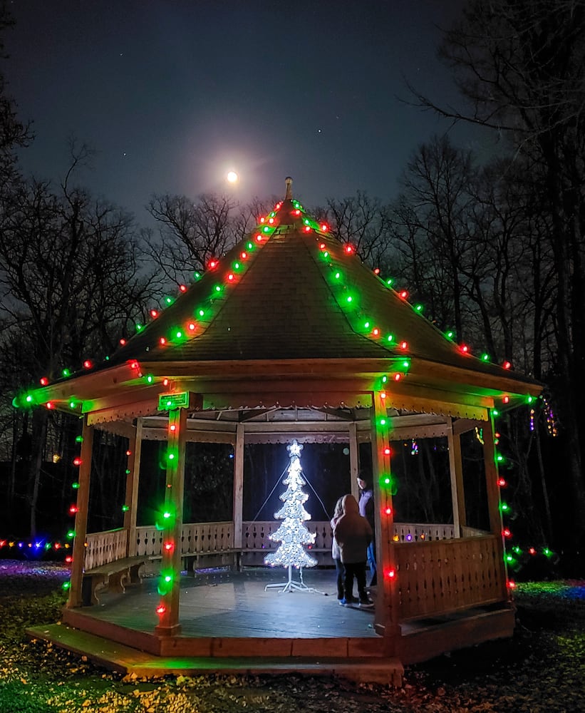 Fort Saint Clair Whispering Christmas light display in Eaton