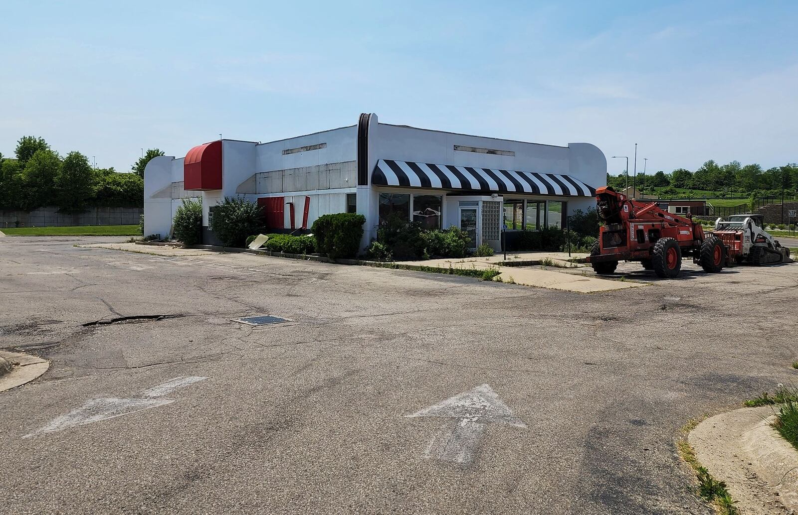 The former Steak ’n Shake site on Hamilton's West Side will eventually be a Panda Express. NICK GRAHAM/STAFF