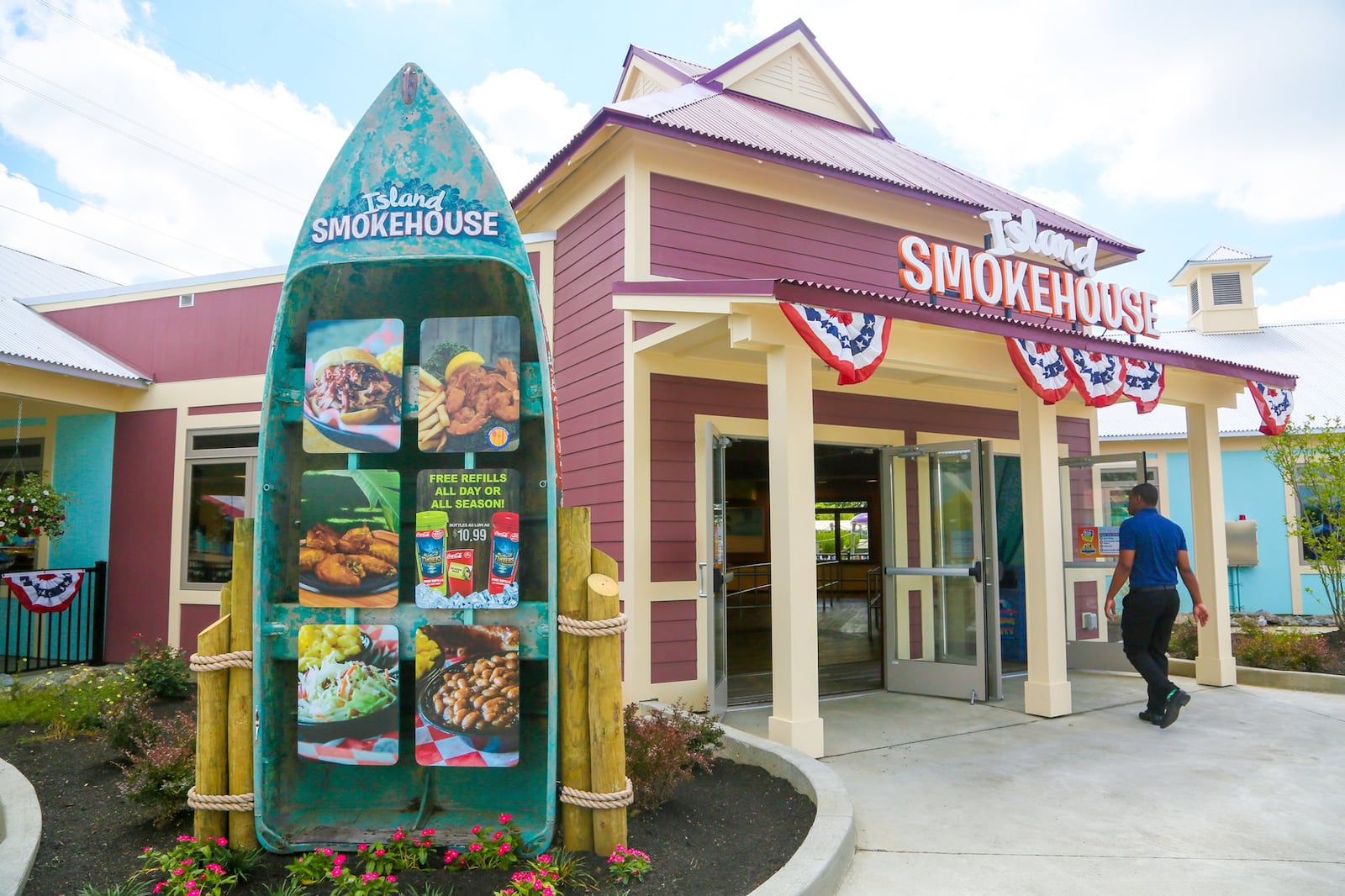 Island Smokehouse restaurant recently opened in Kings Island’s Soak City Water Park. GREG LYNCH / STAFF