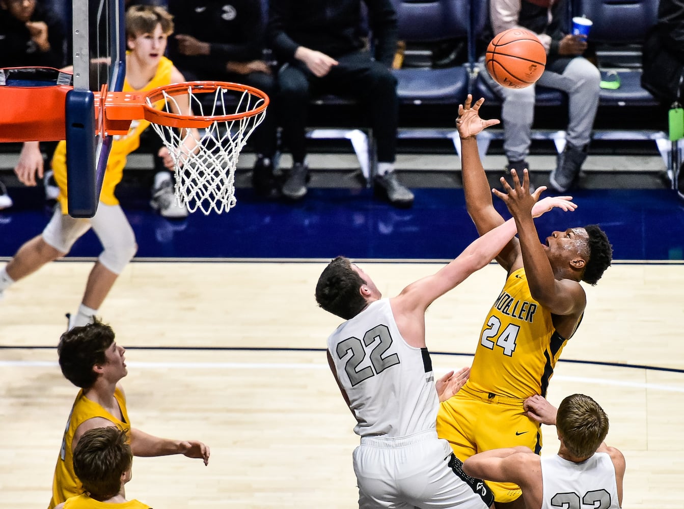 Lakota East falls to Moeller in D1 Regional basketball semifinal