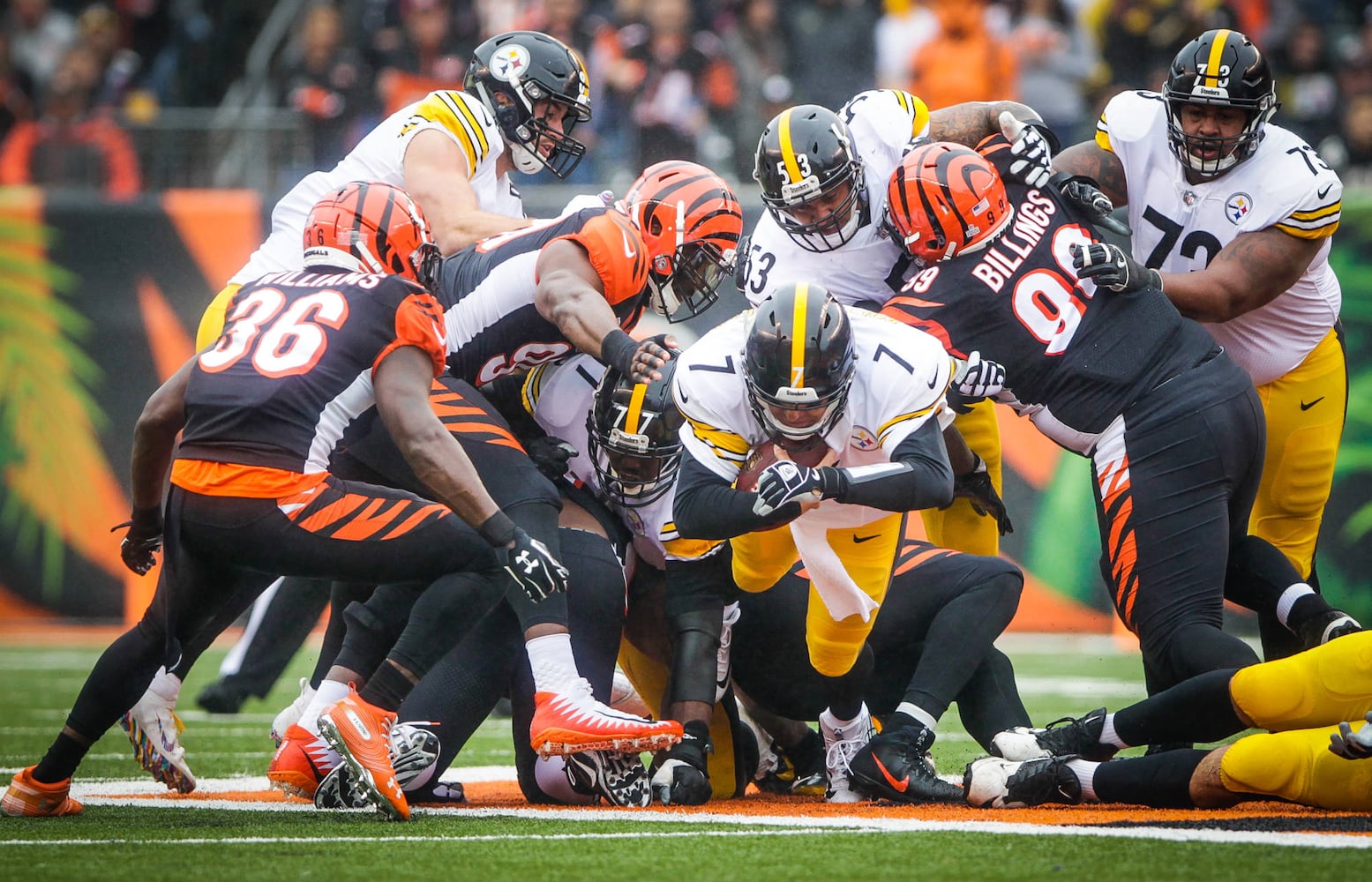 Cincinnati Bengals vs Pittsburgh Steelers football