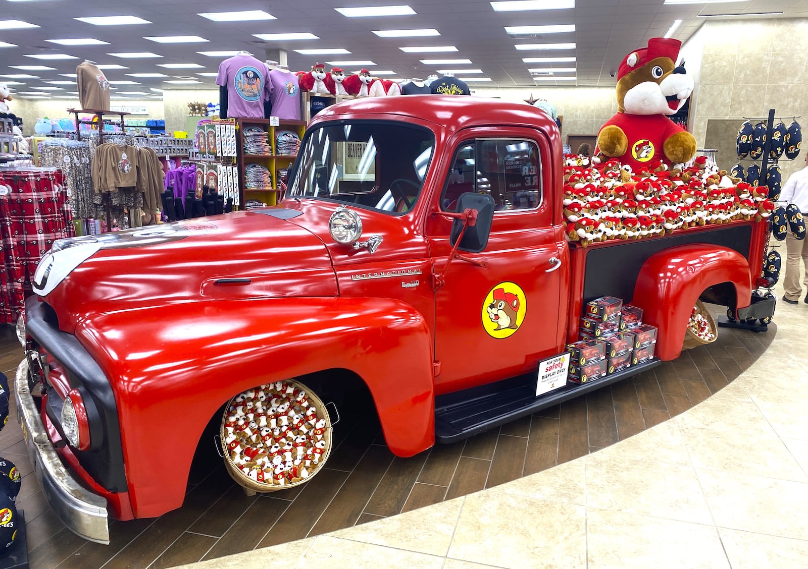 From full-size grills to stuff animals to cutesy home décor, customers will find a variety of items for purchase and it varies at each Buc-ee’s.