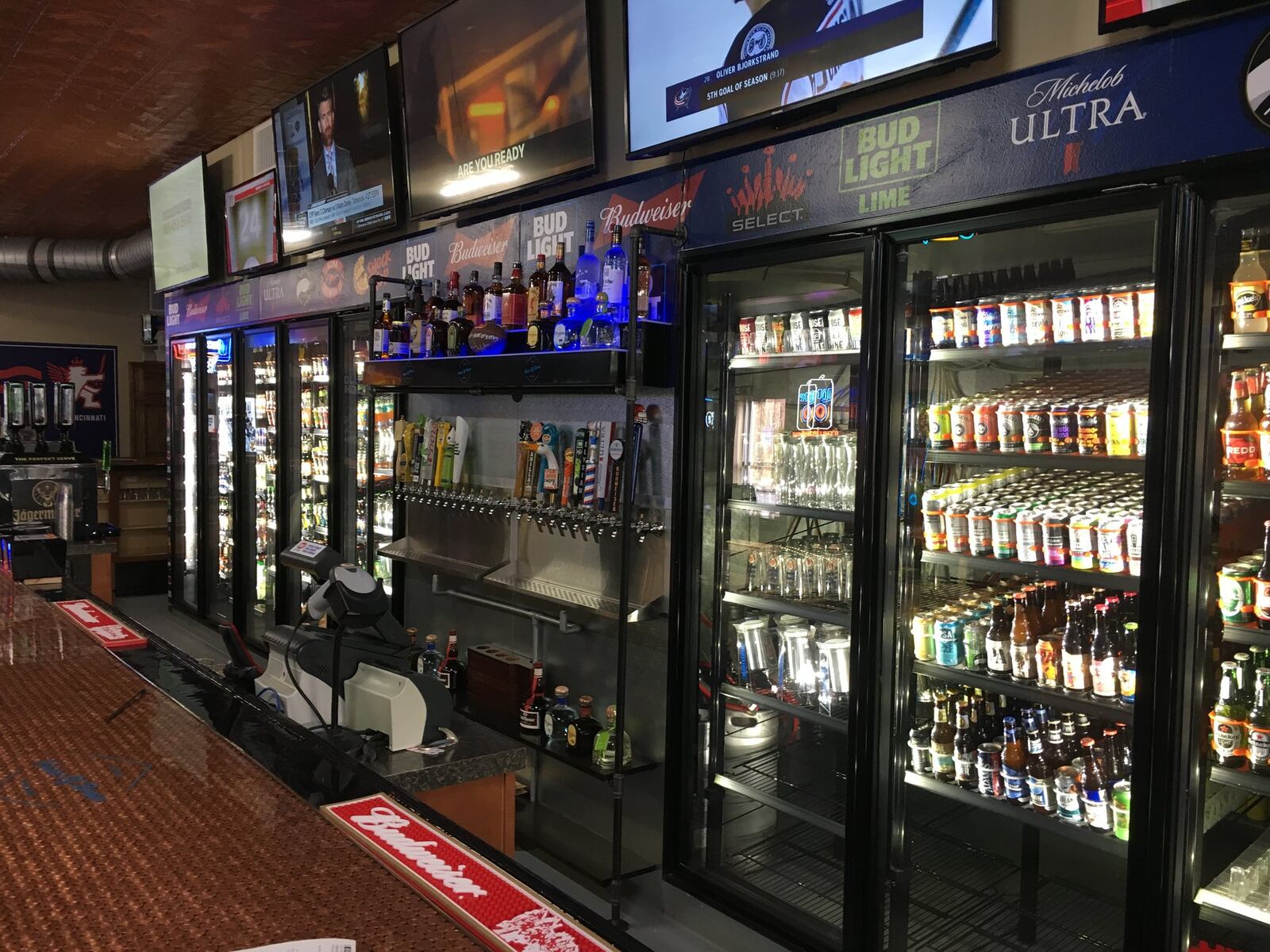 Central House of Brews features 24 draft beers, 150 bottled and canned beers and liquor.