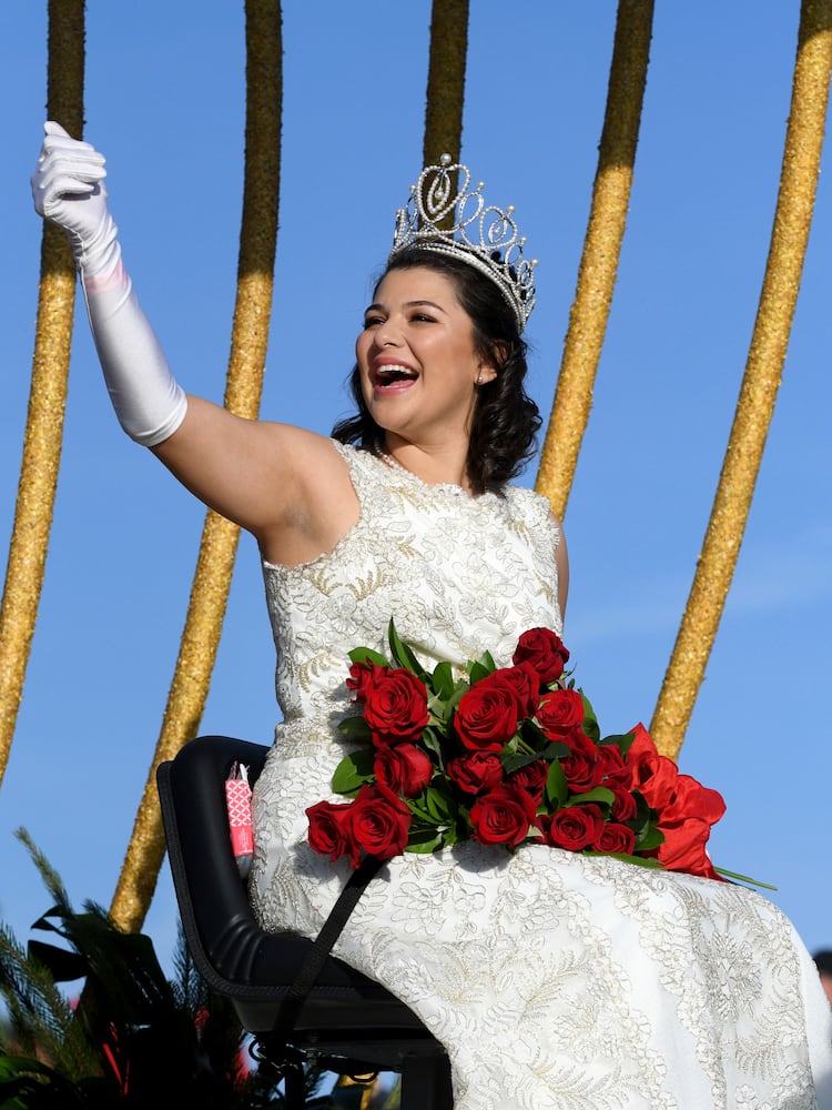 Photos: 2018 Rose Bowl parade