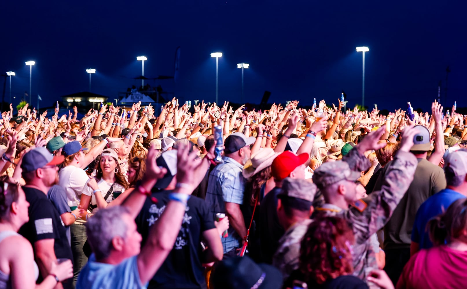 081023 VOA Country Music Fest