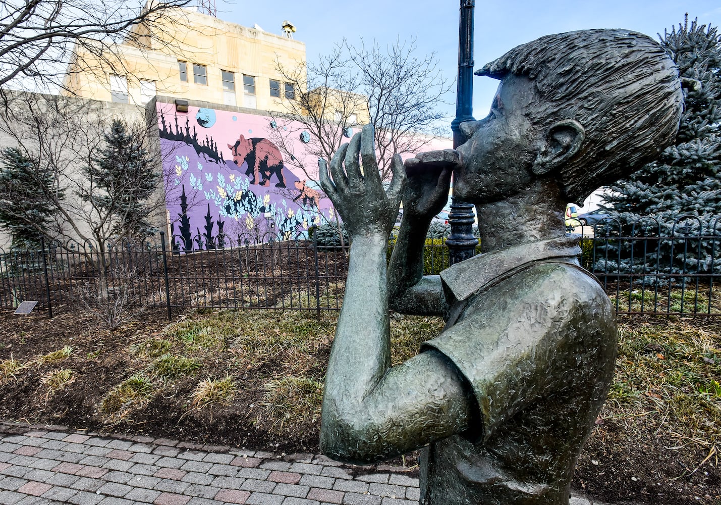 photo tour of the sculptures in Hamilton