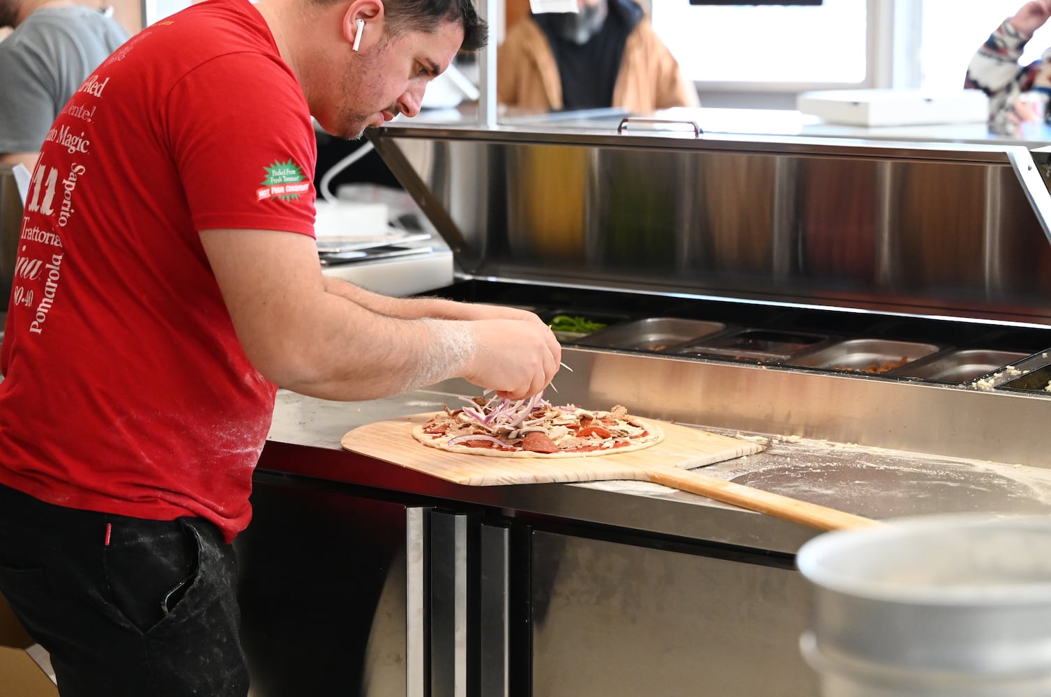 Calabria Pizza opens for business in Hamilton