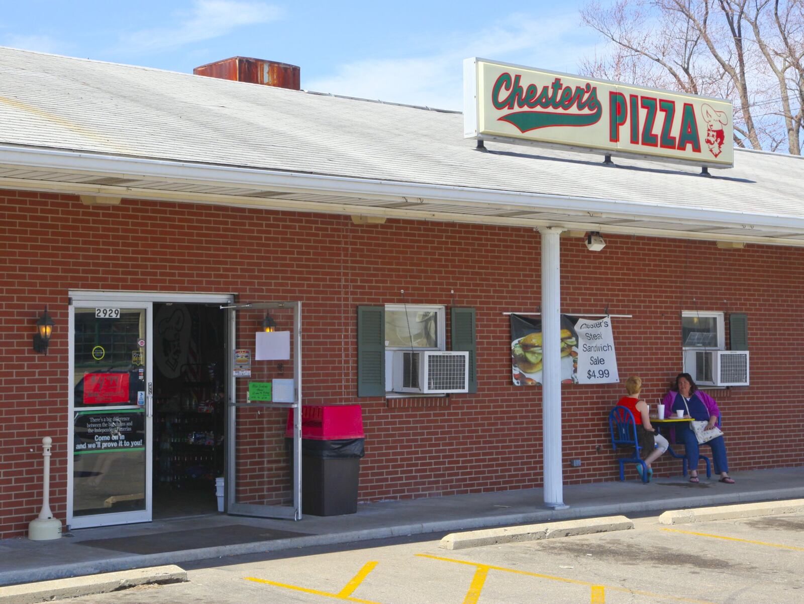 Chester’s Pizza in Hamilton. .GREG LYNCH / STAFF