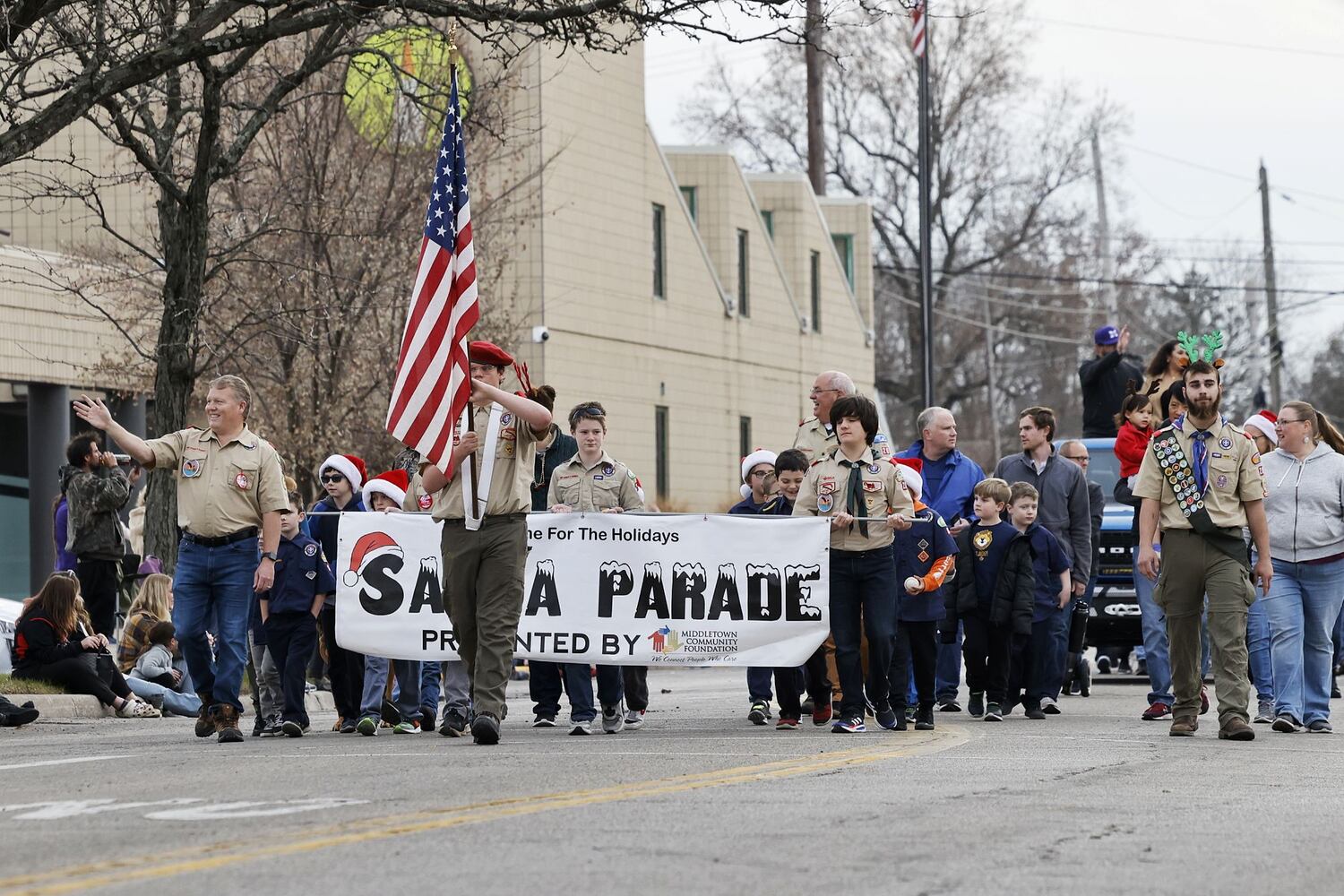 112622 Santa parade Middletown