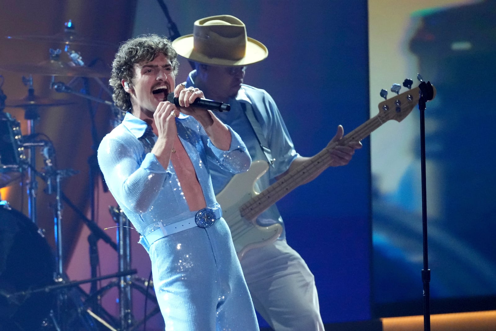 Benson Boone performs "Beautiful Things" during the 67th annual Grammy Awards on Sunday, Feb. 2, 2025, in Los Angeles. (AP Photo/Chris Pizzello)