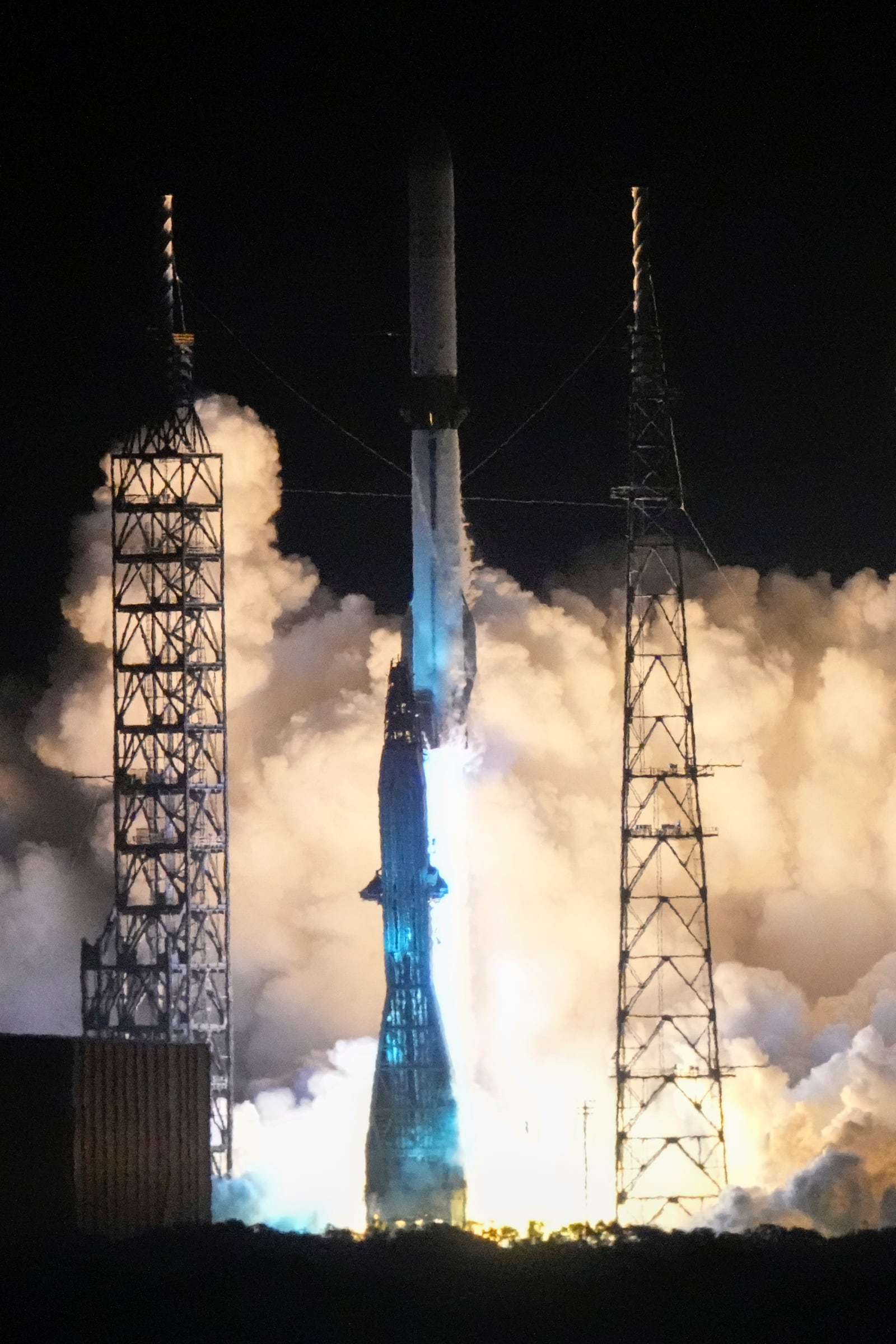 Blue Origin's New Glenn rocket lifts off from Launch Complex 36 at the Cape Canaveral Space Force Station, Thursday, Jan. 16, 2025, in Cape Canaveral, Fla. (AP Photo/John Raoux)