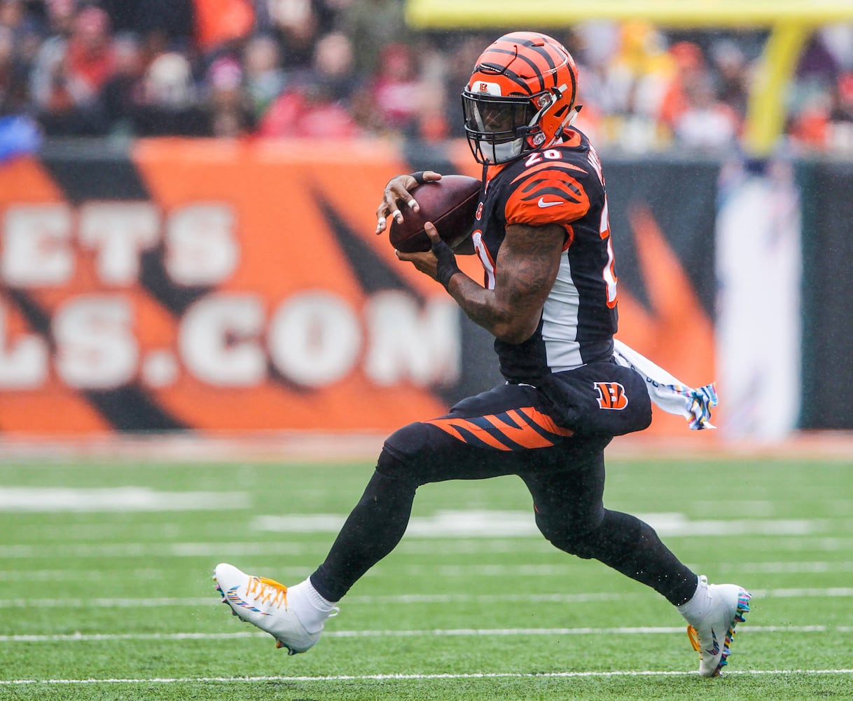 Cincinnati Bengals vs Pittsburgh Steelers football