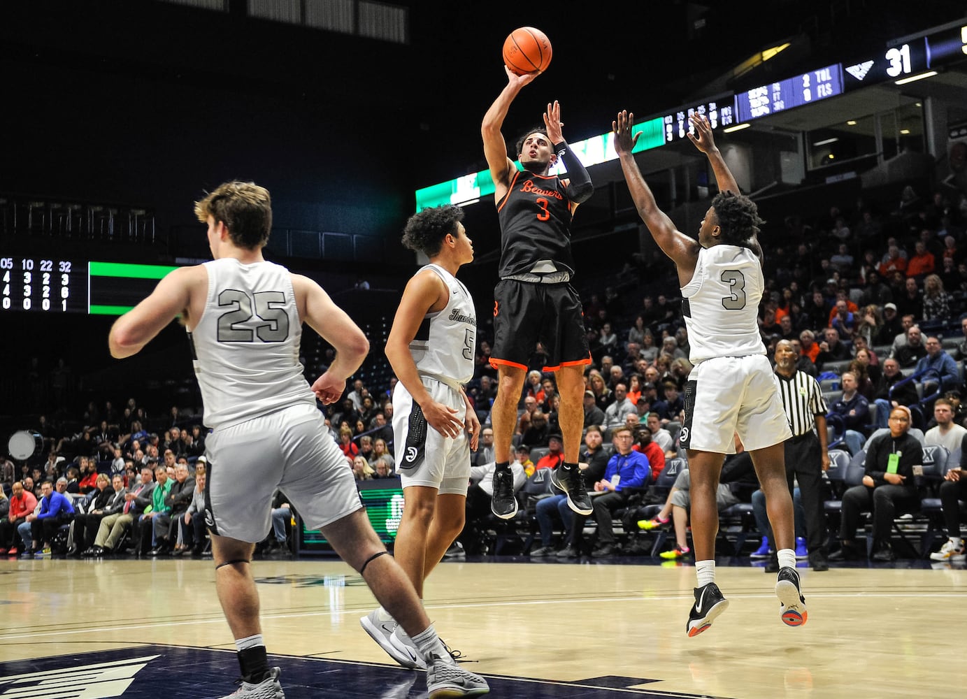 Lakota East beats Beavercreek in boys D1 district basketball final