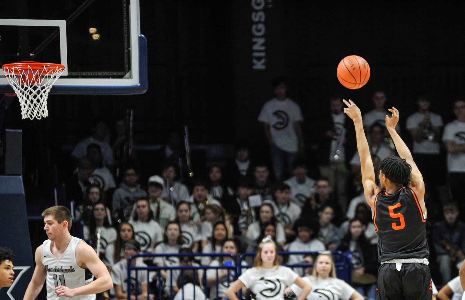 Lakota East beats Beavercreek in boys D1 district basketball final