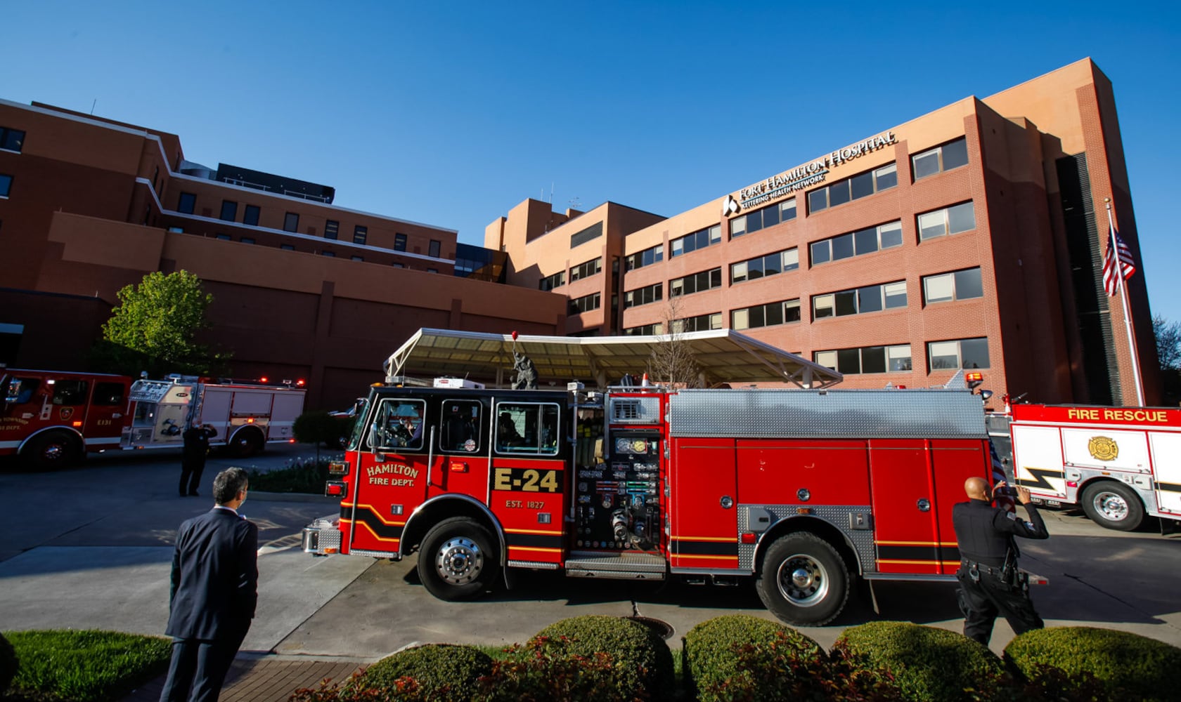 First responders show support for health care workers at local hospitals