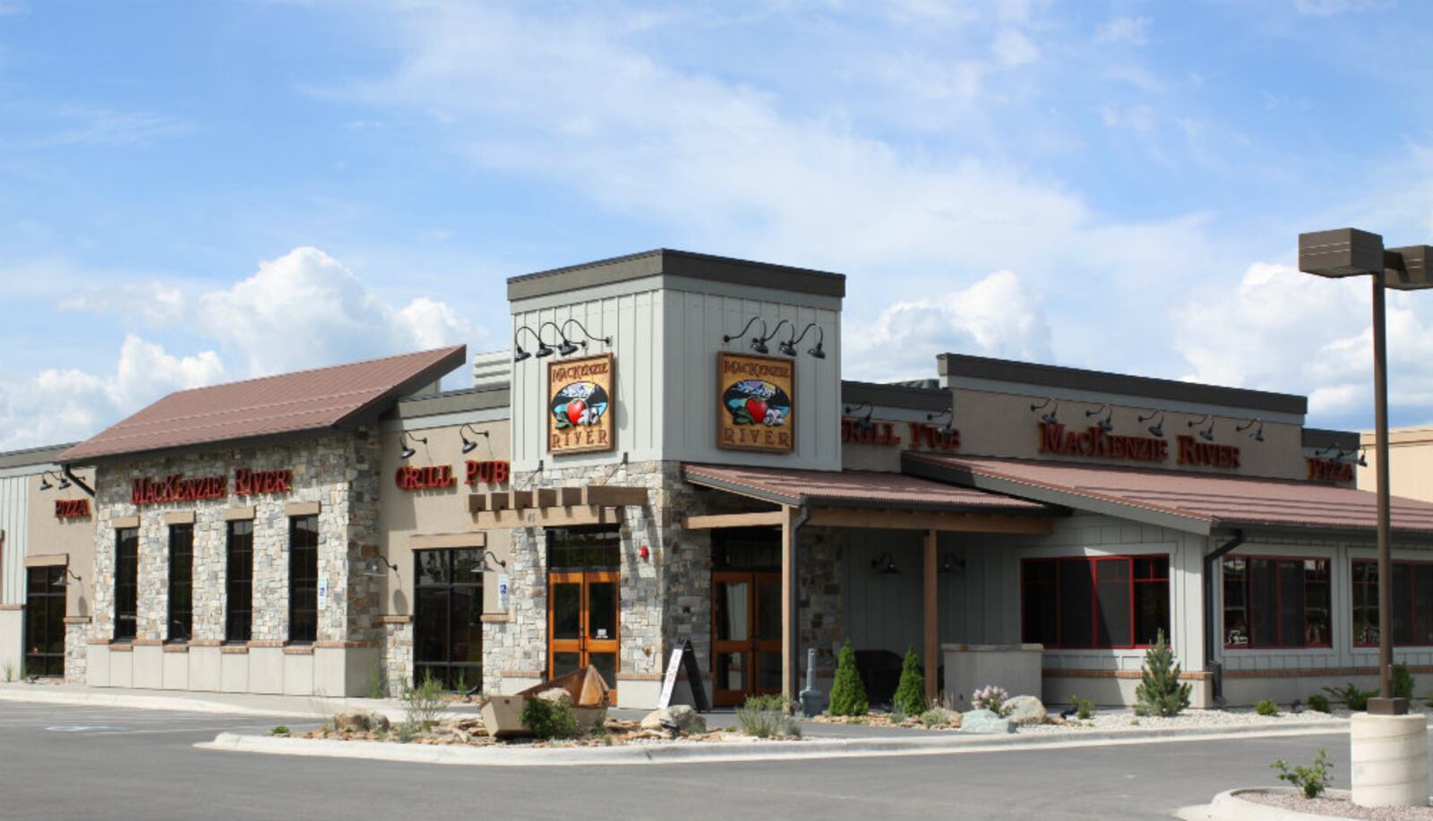 Max & Erma’s will close its restaurant at the front of Bridgewater Falls in Fairfield Twp., but will then convert the space to a different restaurant concept, MacKenzie River Pizza, Grill & Pub, later this year. CONTRIBUTED