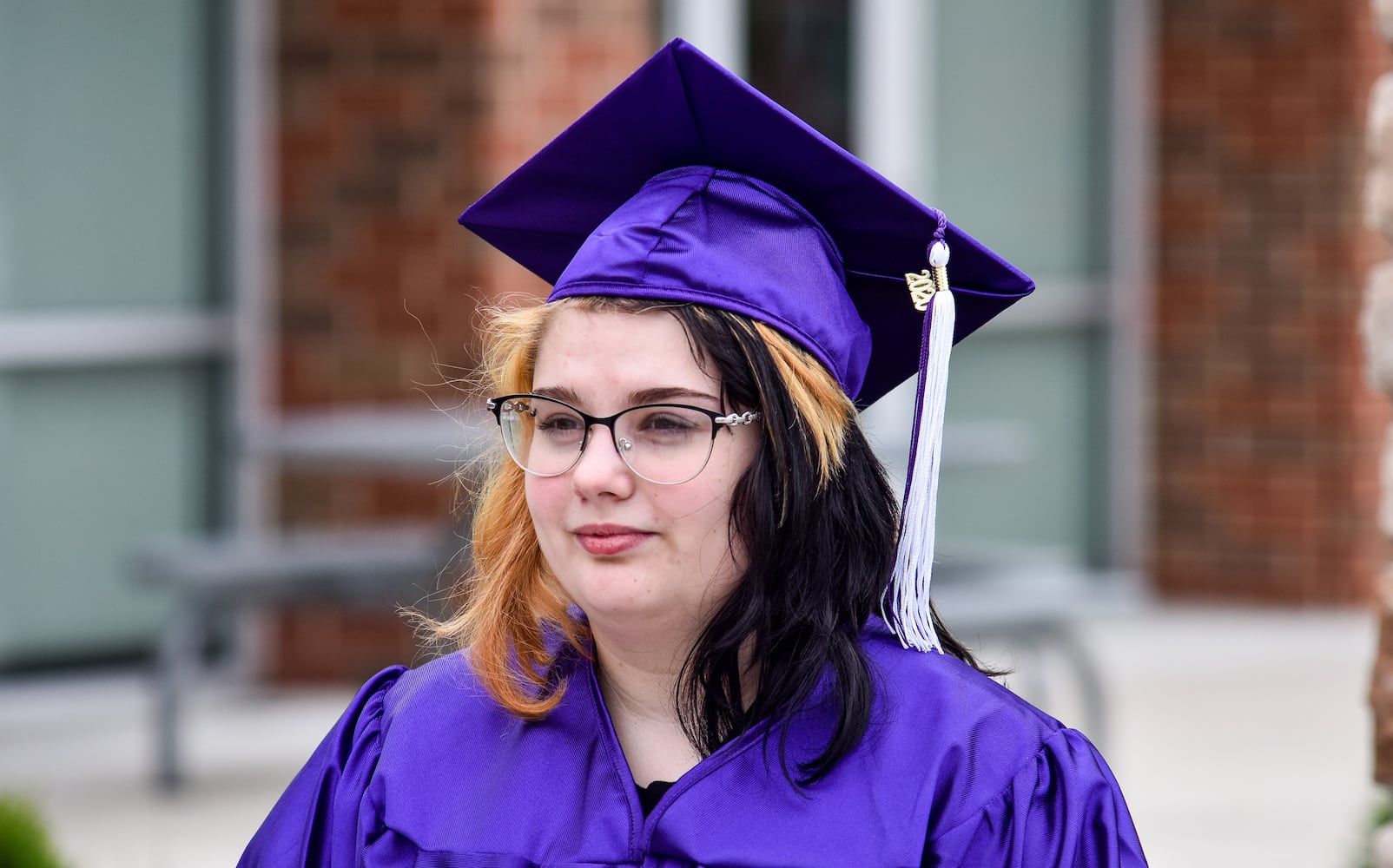 Middletown High School graduates drive up to receive diplomas