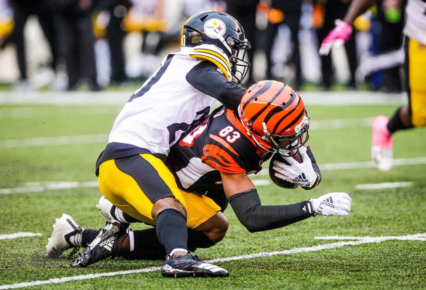 Cincinnati Bengals vs Pittsburgh Steelers football