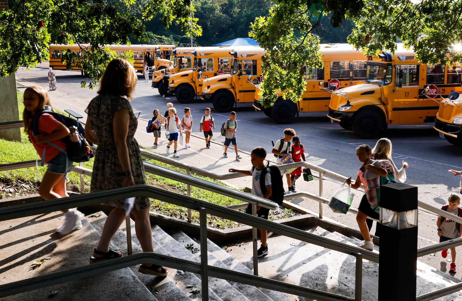 Students walk in to Fairfield South Elementary for the first day of school Thursday, Aug. 8, 2024 in Fairfield. NICK GRAHAM/STAFF