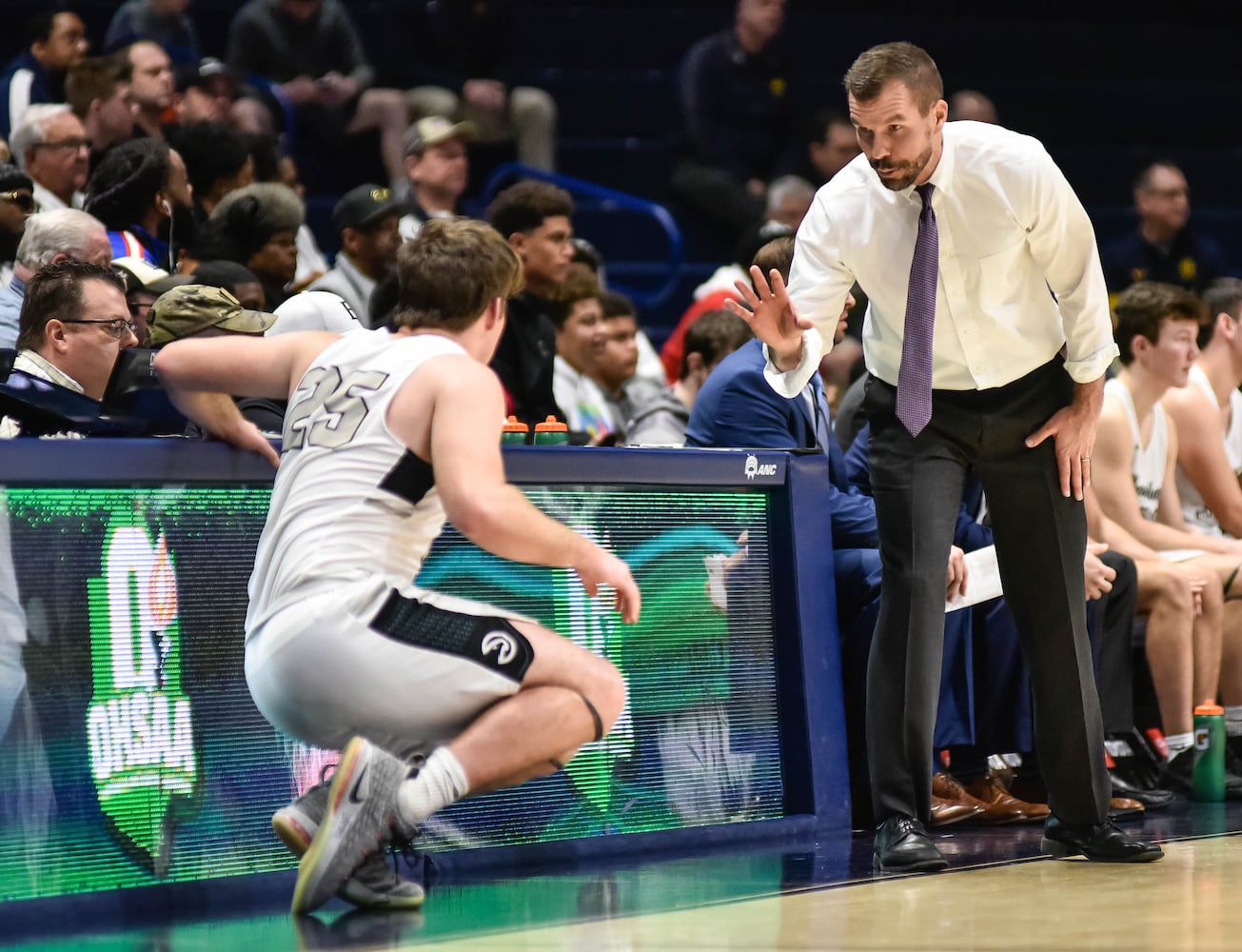 Lakota East beats Beavercreek in boys D1 district basketball final