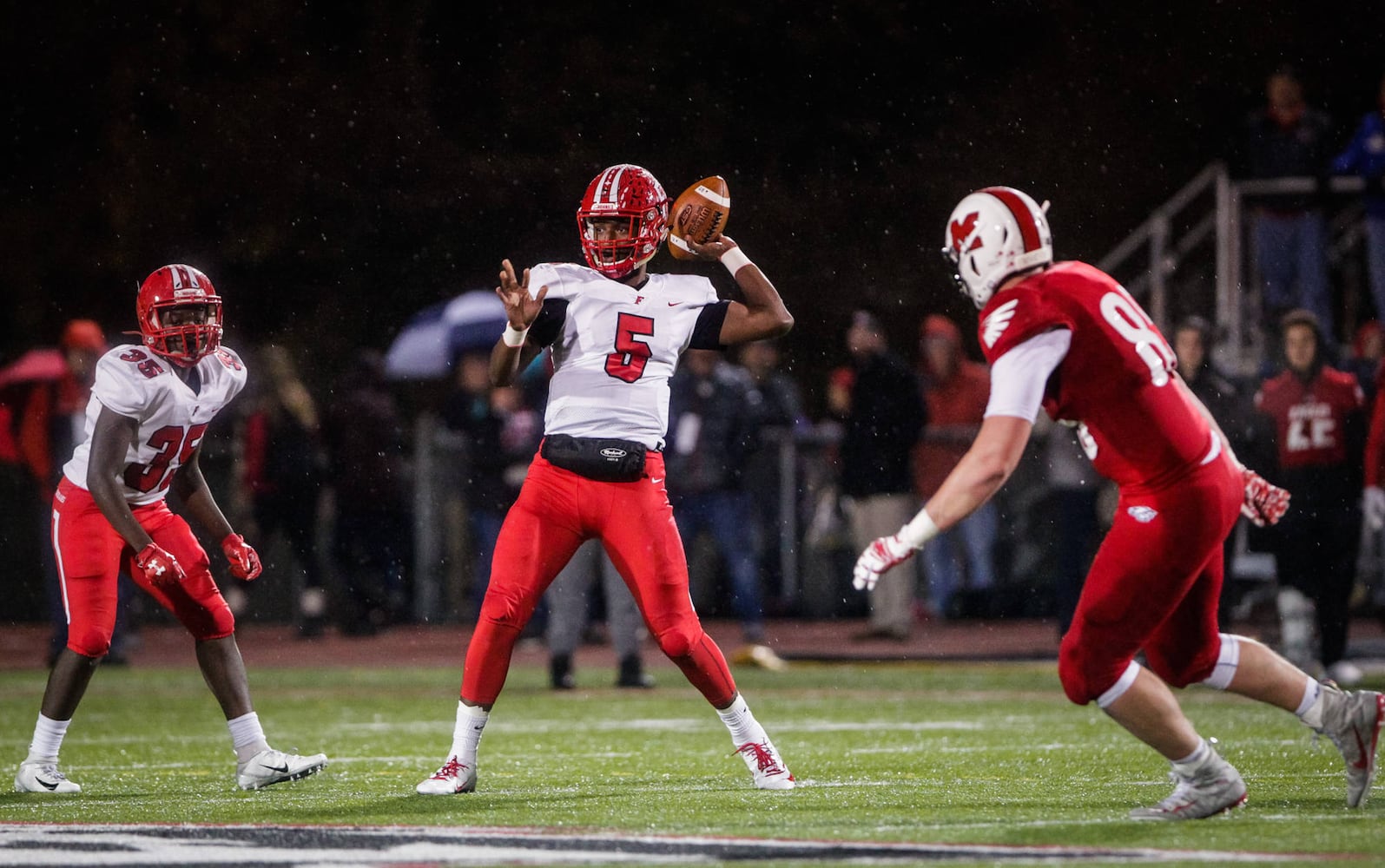 Fairfield vs Milford playoff football