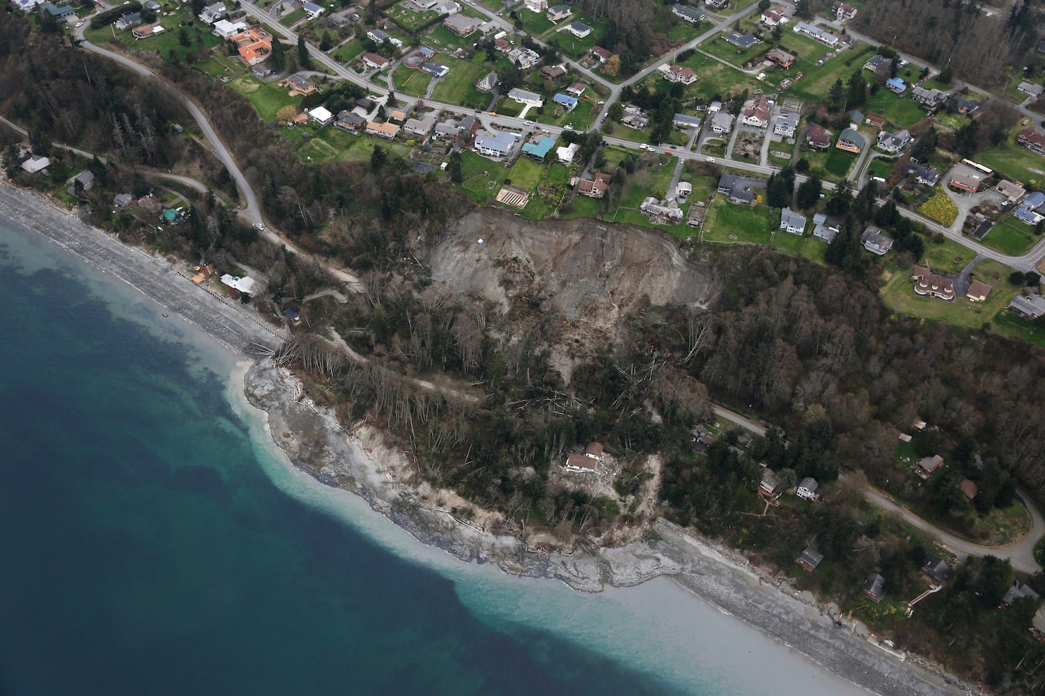 Homes threatened in Washington state