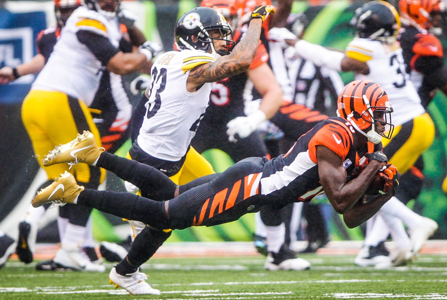 Cincinnati Bengals vs Pittsburgh Steelers football