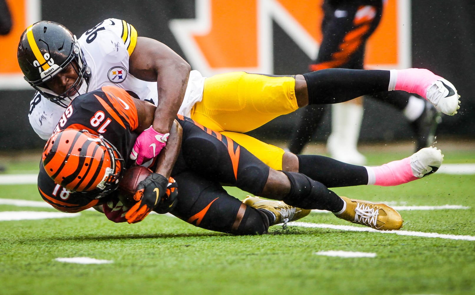 Cincinnati Bengals vs Pittsburgh Steelers football