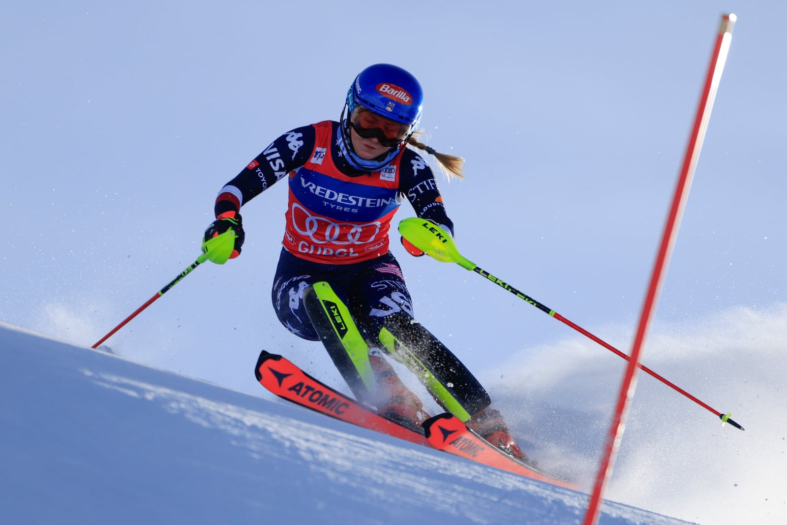 United States' Mikaela Shiffrin speeds down the course during an alpine ski, women's World Cup slalom, in Gurgl, Austria, Saturday, Nov. 23, 2024. (AP Photo/Giovanni Maria Pizzato)