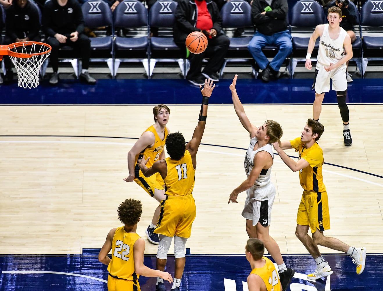 Lakota East falls to Moeller in D1 Regional basketball semifinal