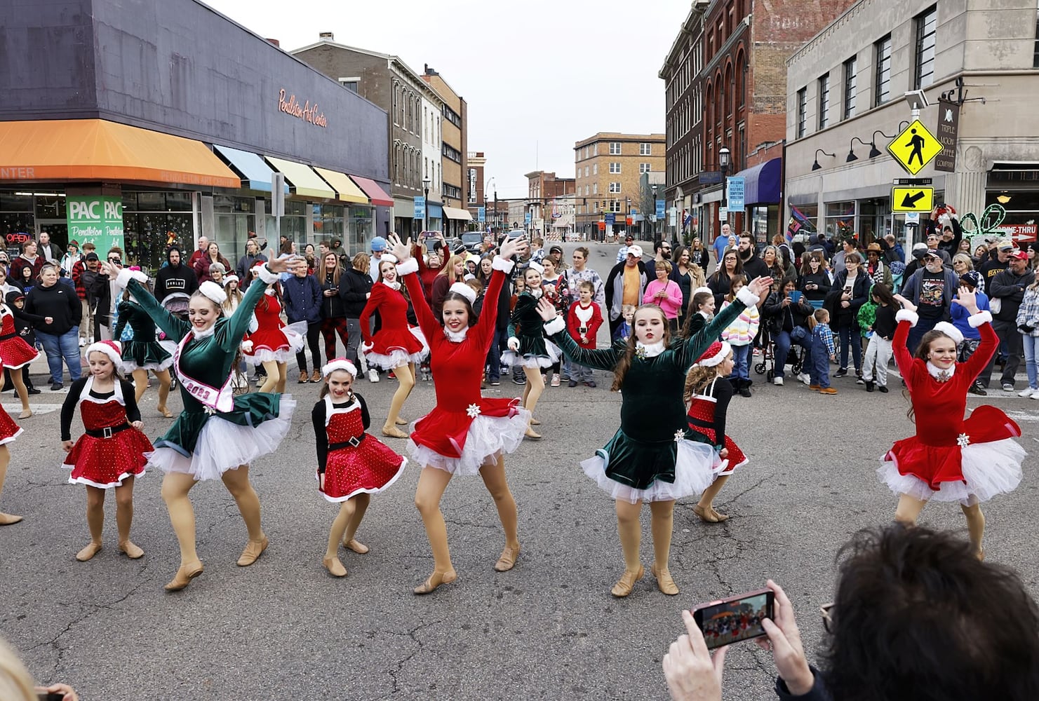 112622 Santa parade Middletown