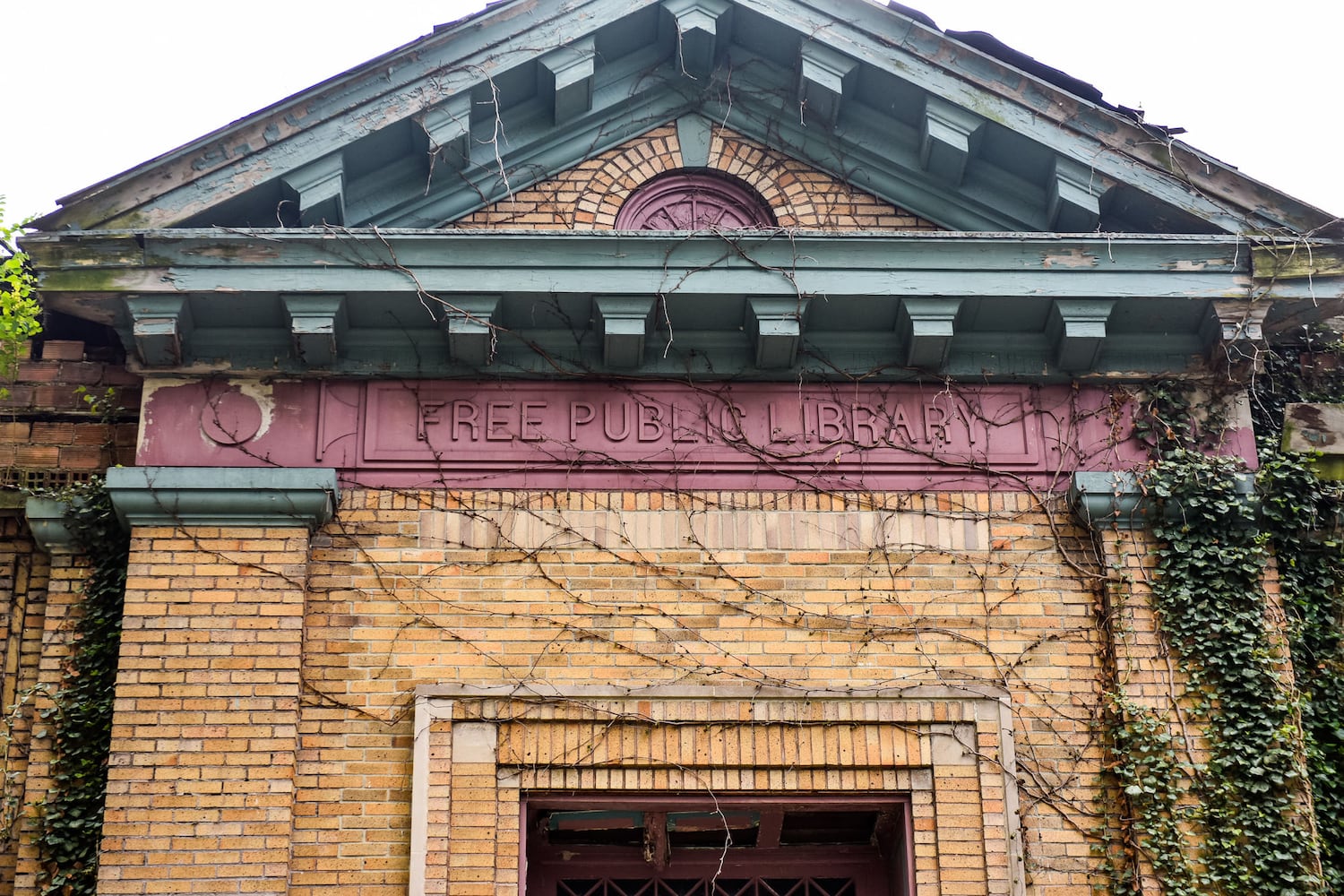 New owner looking to restore old Carnegie Library in Middletown