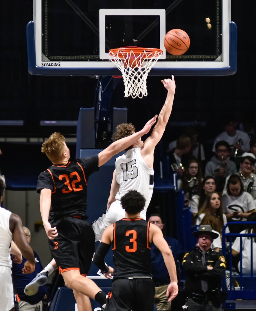 Lakota East beats Beavercreek in boys D1 district basketball final