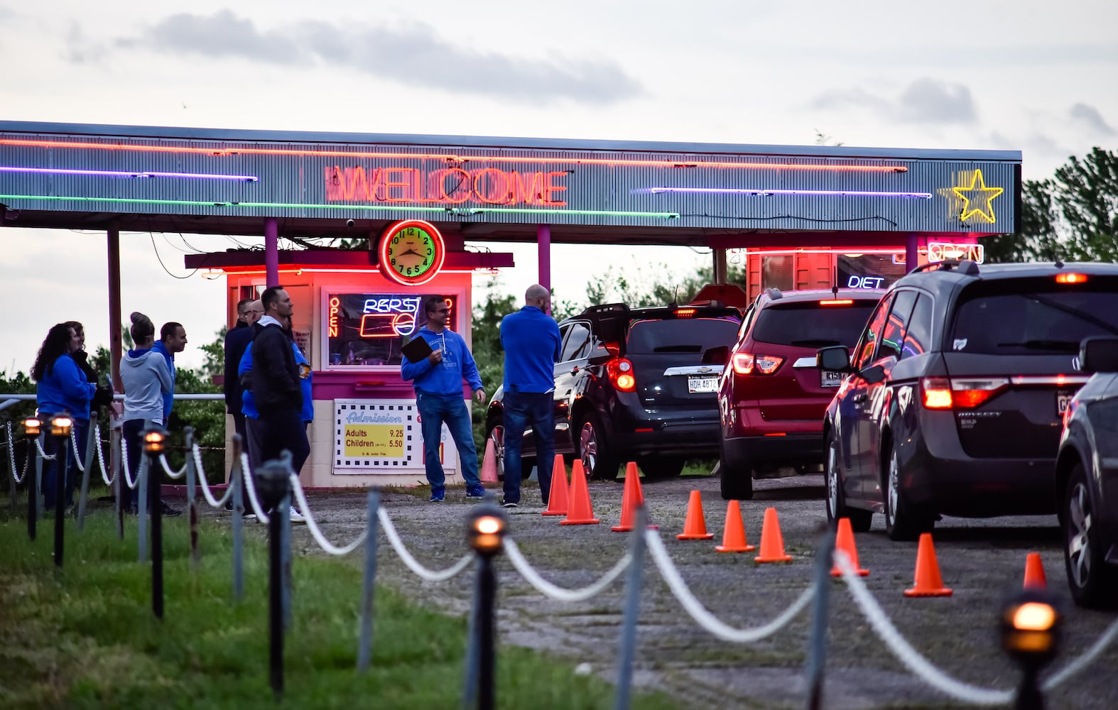 Hamilton High School seniors celebrate graduation at Holiday Auto Theatre drive-in