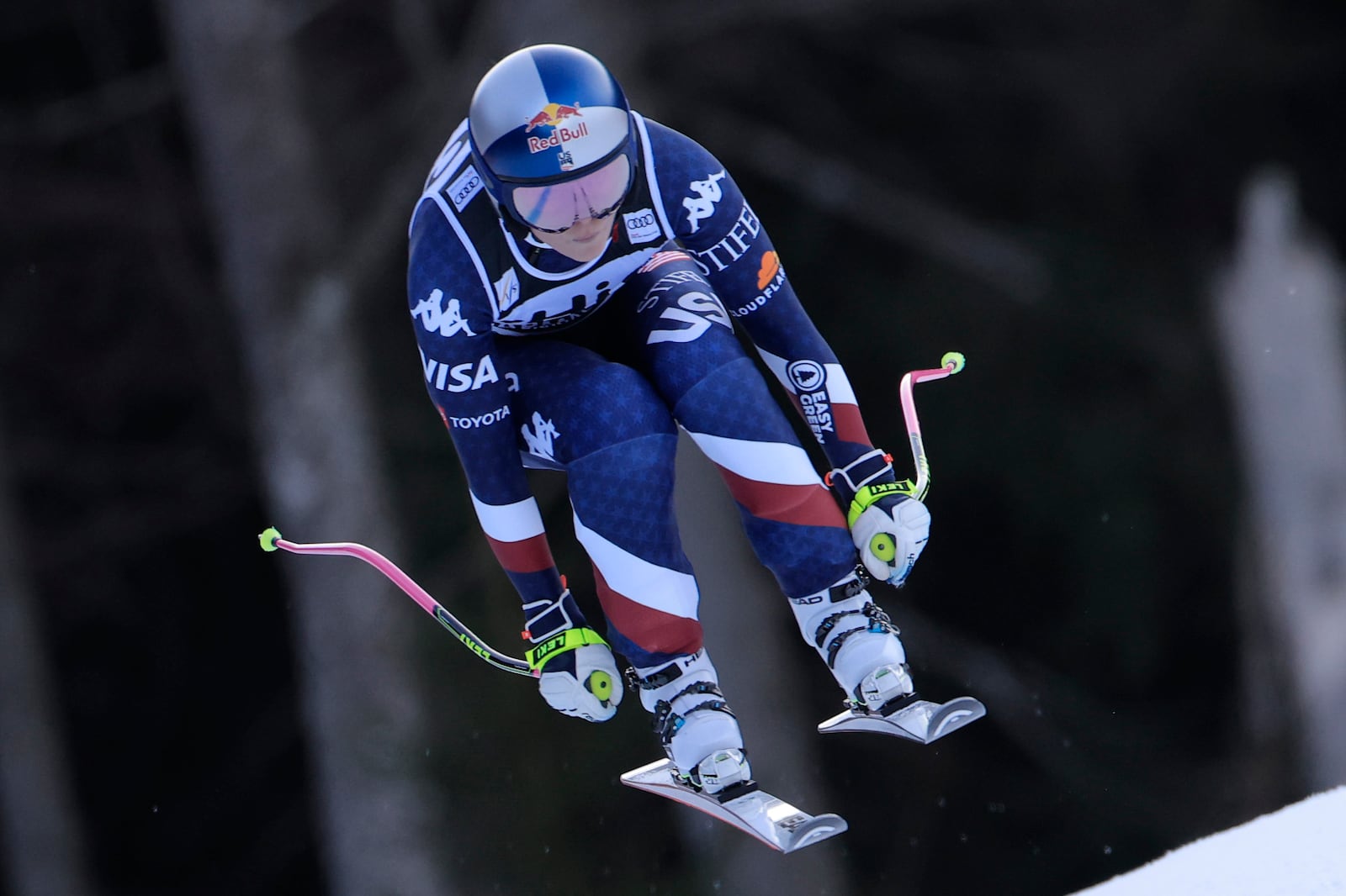 United States' Lindsey Vonn speeds down the course during an alpine ski, women's World Cup downhill, in Garmisch, Germany, Saturday, Jan. 25, 2025. (AP Photo/Giovanni Maria Pizzato)